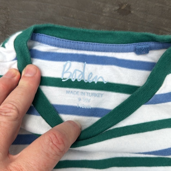 Boden Green and White Striped Boys Long Sleeve Tee size 9-10Y - Picture 2 of 5